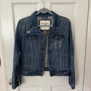 abercrombie and fitch distressed denim jean jacket size medium